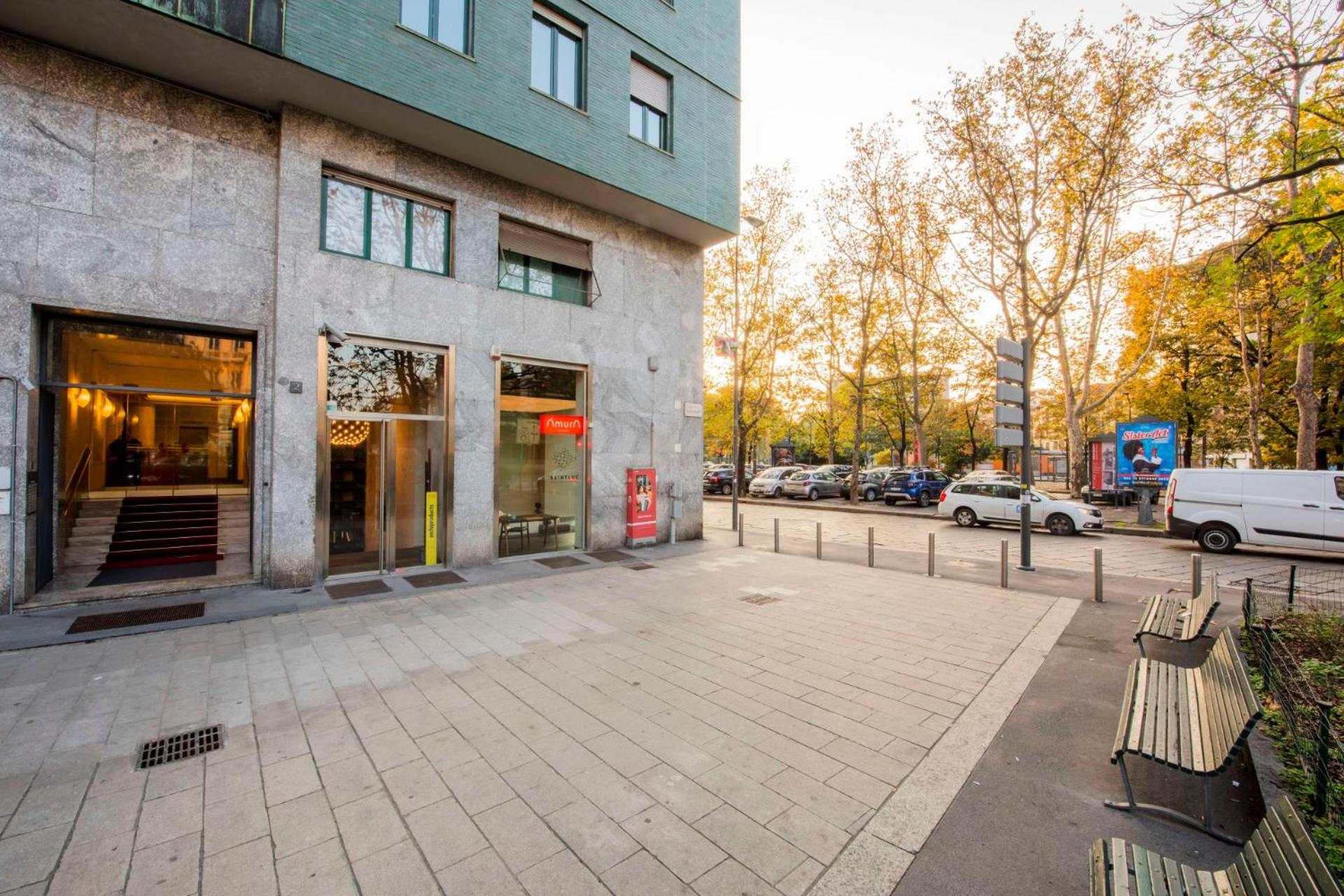 Sweett - Biancamano, Milan